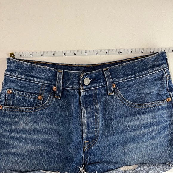 Levi's 501 Short - Picture 3 of 9
